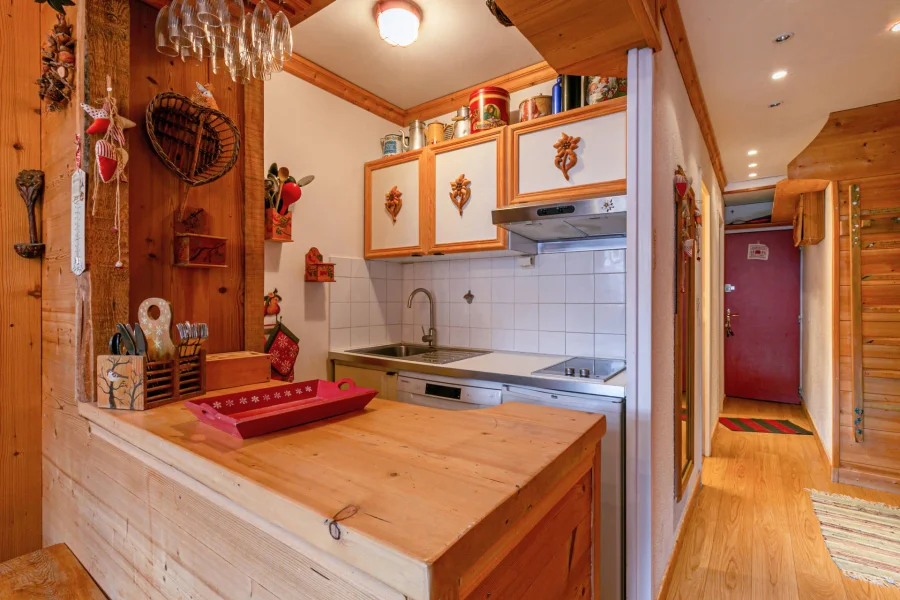 Warm mountain-style apartment in the heart of the resort, close to slopes and amenities photo 5
