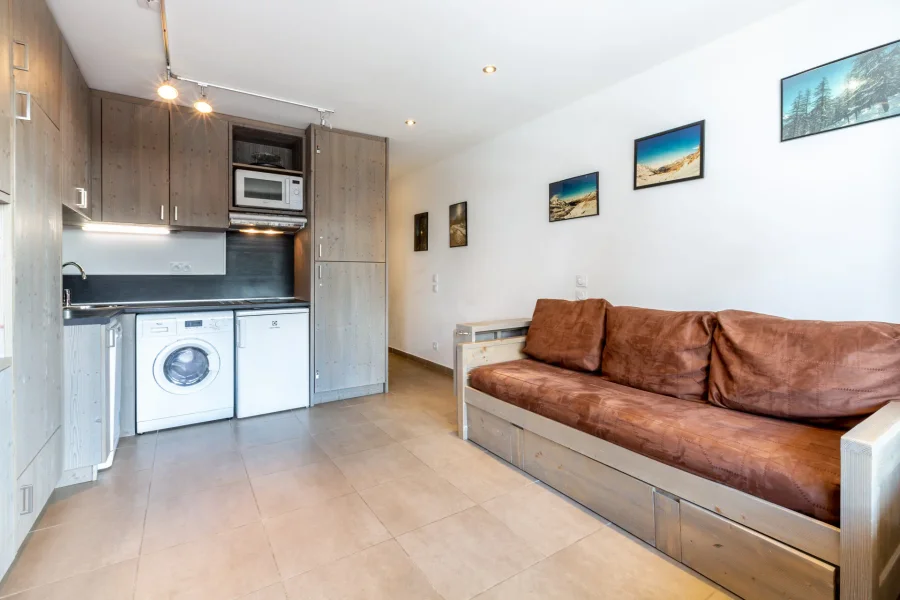Stylish ski-in studio with balcony in the very heart of the village photo 4