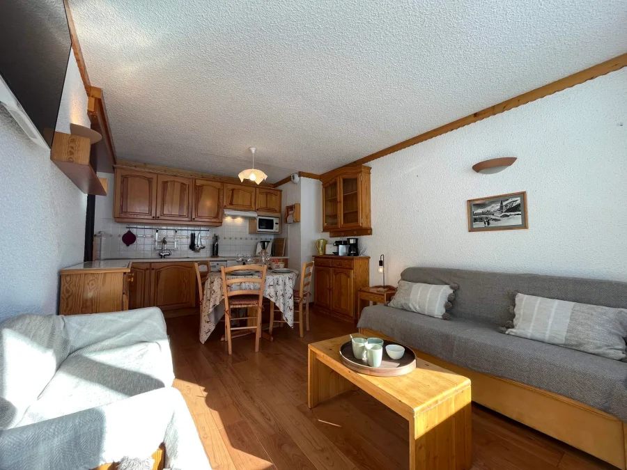 South facing flat for four with mountain views photo 2