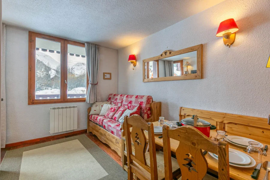 Compact studio in great location photo 2