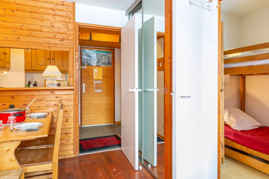 Compact studio in great location photo 4
