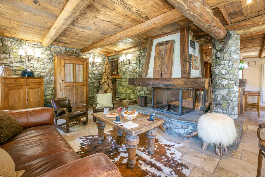 Luxe chalet for a large group photo 2