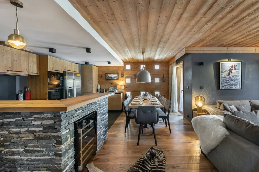 Modern and authentic four-bedroom apartment photo 3