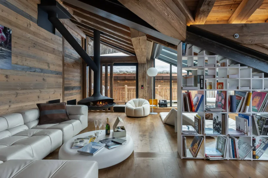 Beautiful chalet with a swimming pool, gym, cinema and more photo 4