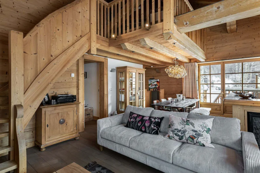Traditional chalet with outdoor jacuzzi photo 2
