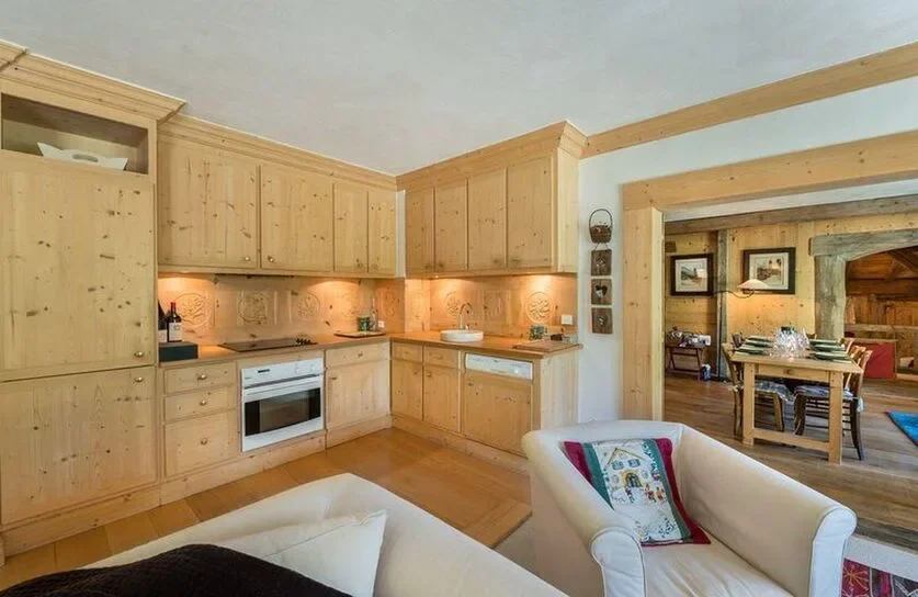Ski-in/out apartment with stunning views photo 3