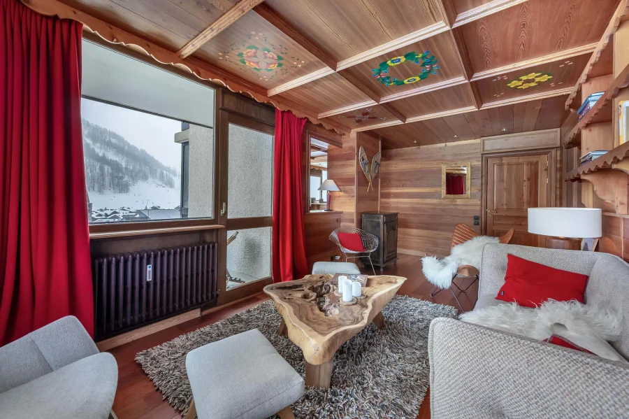 A traditional alpine experience in the centre of Val d'Isère photo 3