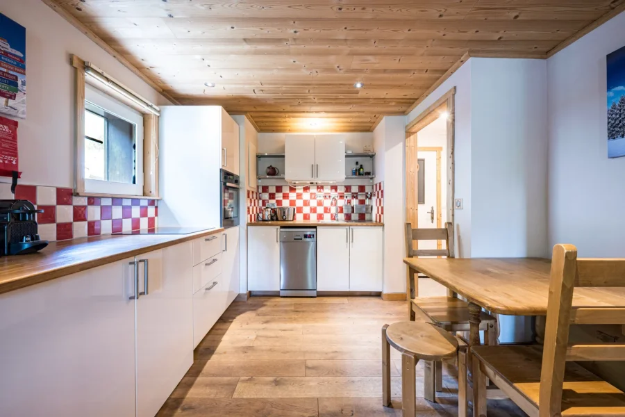 Renovated one bedroom apartment for four next to the slopes photo 5