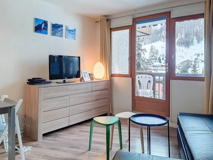 Convenient one-bedroom apartment photo 2