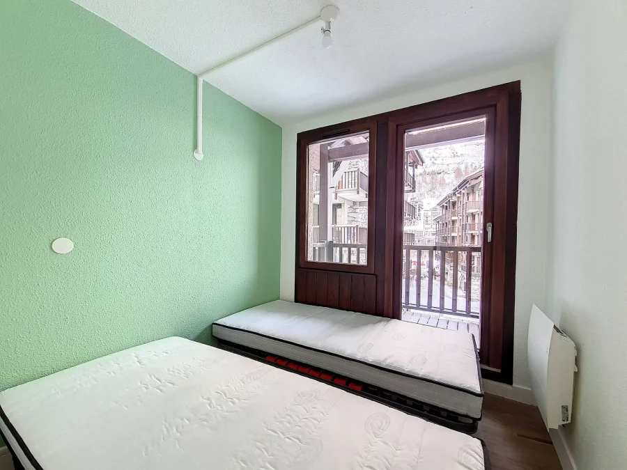 One bedroom ski-in-ski-out apartment for four photo 5