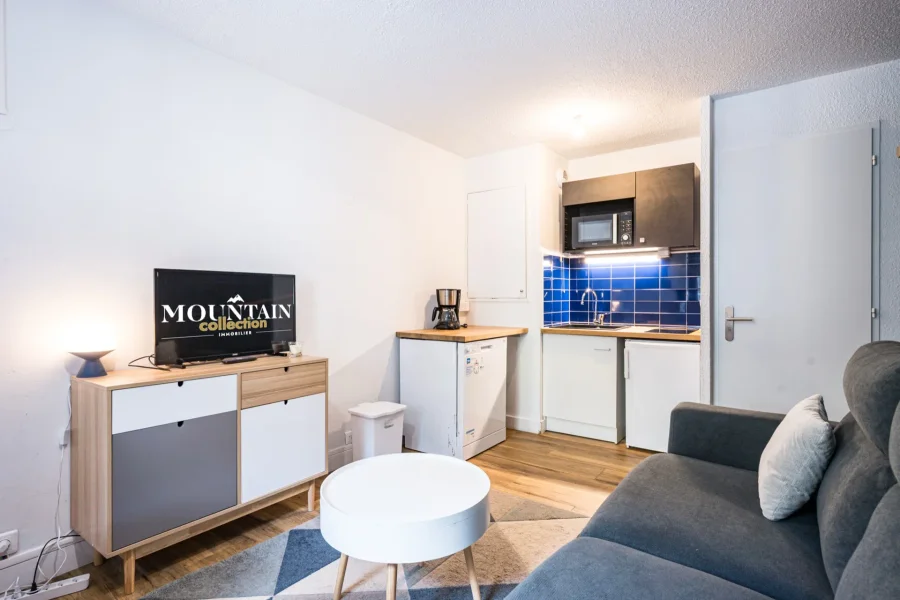Renovated one bedroom apartment for four in village centre photo 4