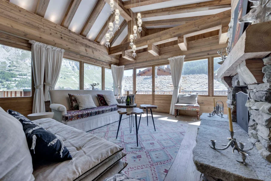 Ski In Ski Out Chalet On The Joseray Slopes photo 2