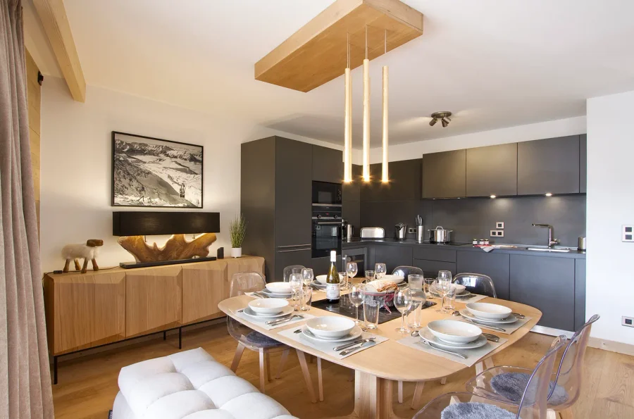 Spacious apartment for eight with pool access photo 4