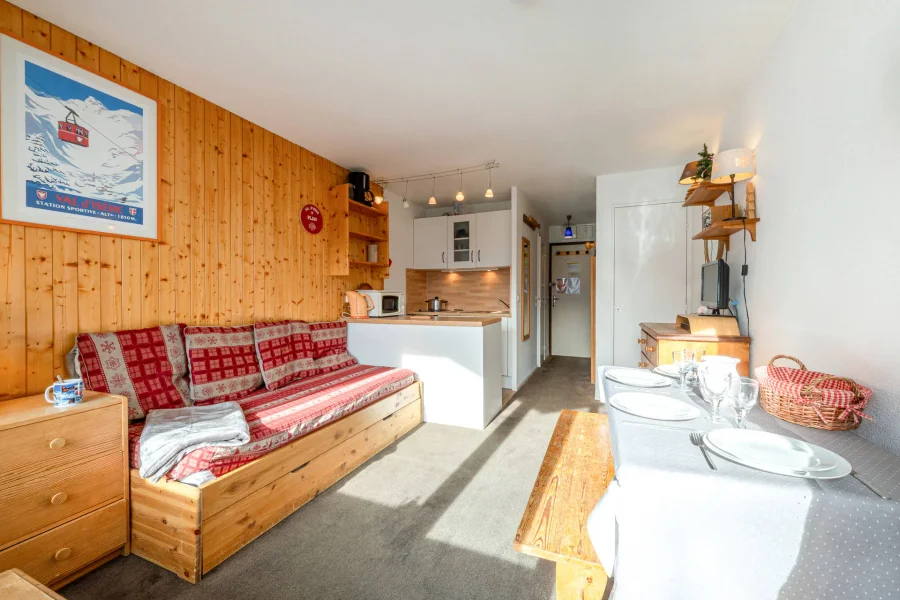 Renovated Ski-In Studio with Balcony and Mountain Views photo 3
