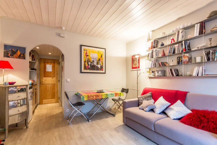 Renovated fourth-floor studio apartment for two with balcony photo 3