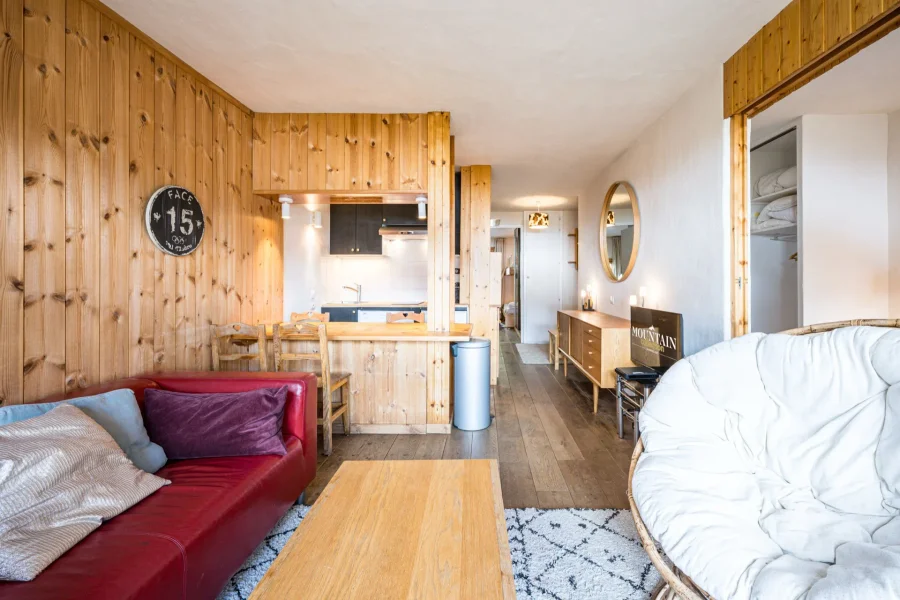 Ski-in ski-out two bed apartment for four photo 4