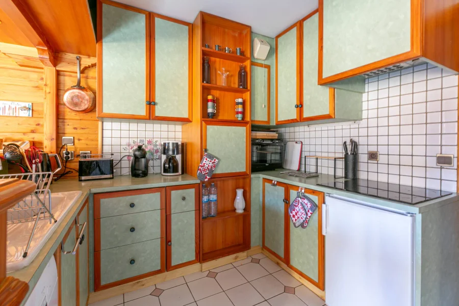 Spacious apartment with rustic charm photo 4