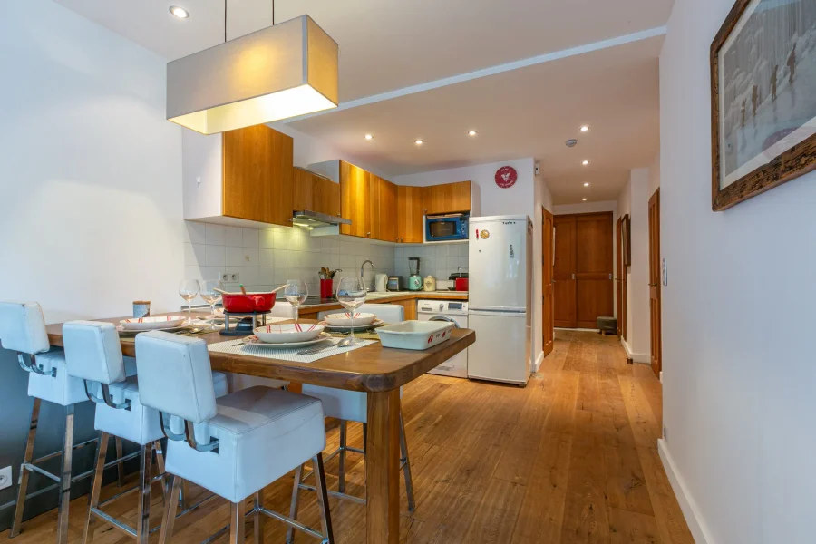Spacious two bedroom apartment for a small group photo 4