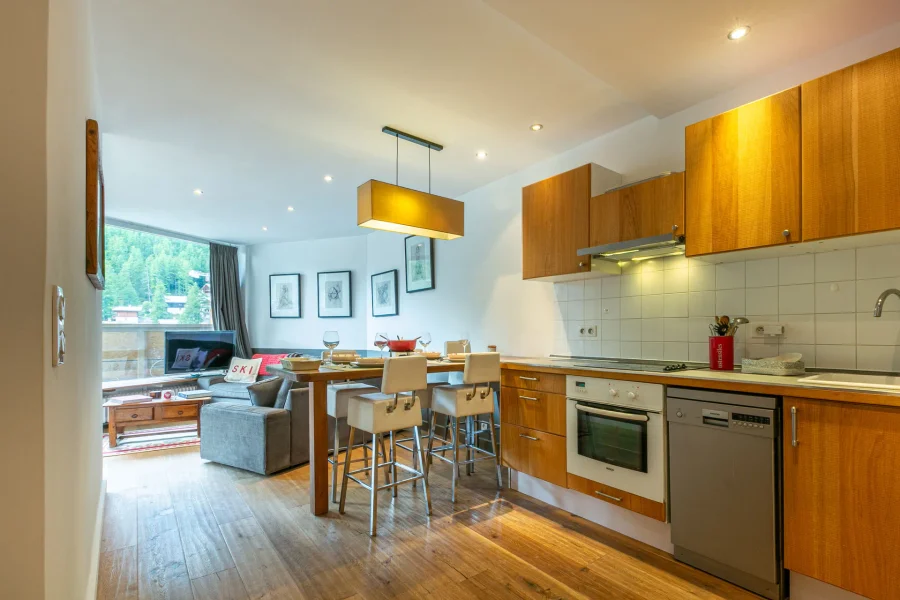 Spacious two bedroom apartment for a small group photo 2