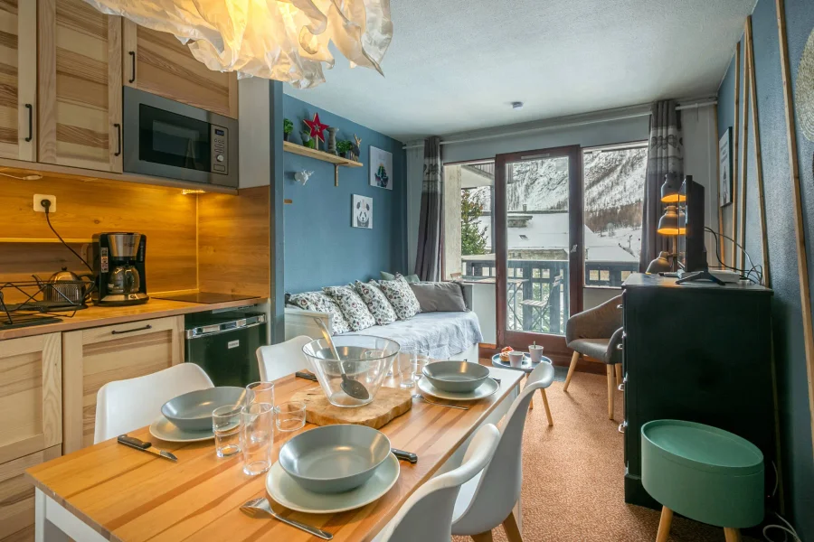 Cute studio with a South facing balcony and views over the slopes photo 2