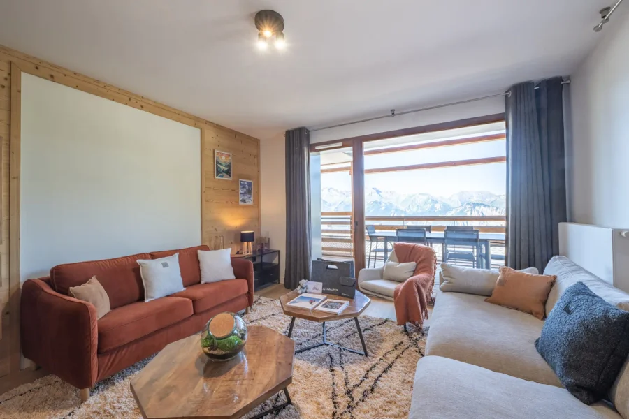 Spacious family apartment with a terrace close to lifts photo 2