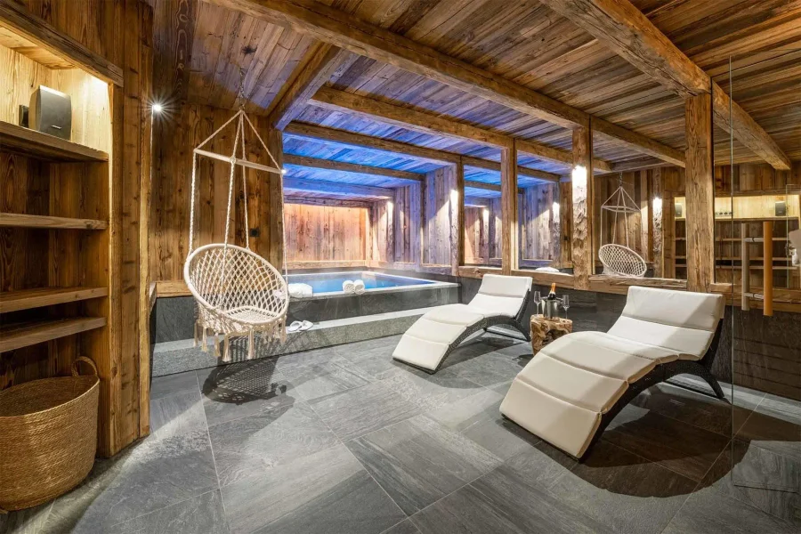 Gorgeous chalet for twelve with wellness facilities photo 3